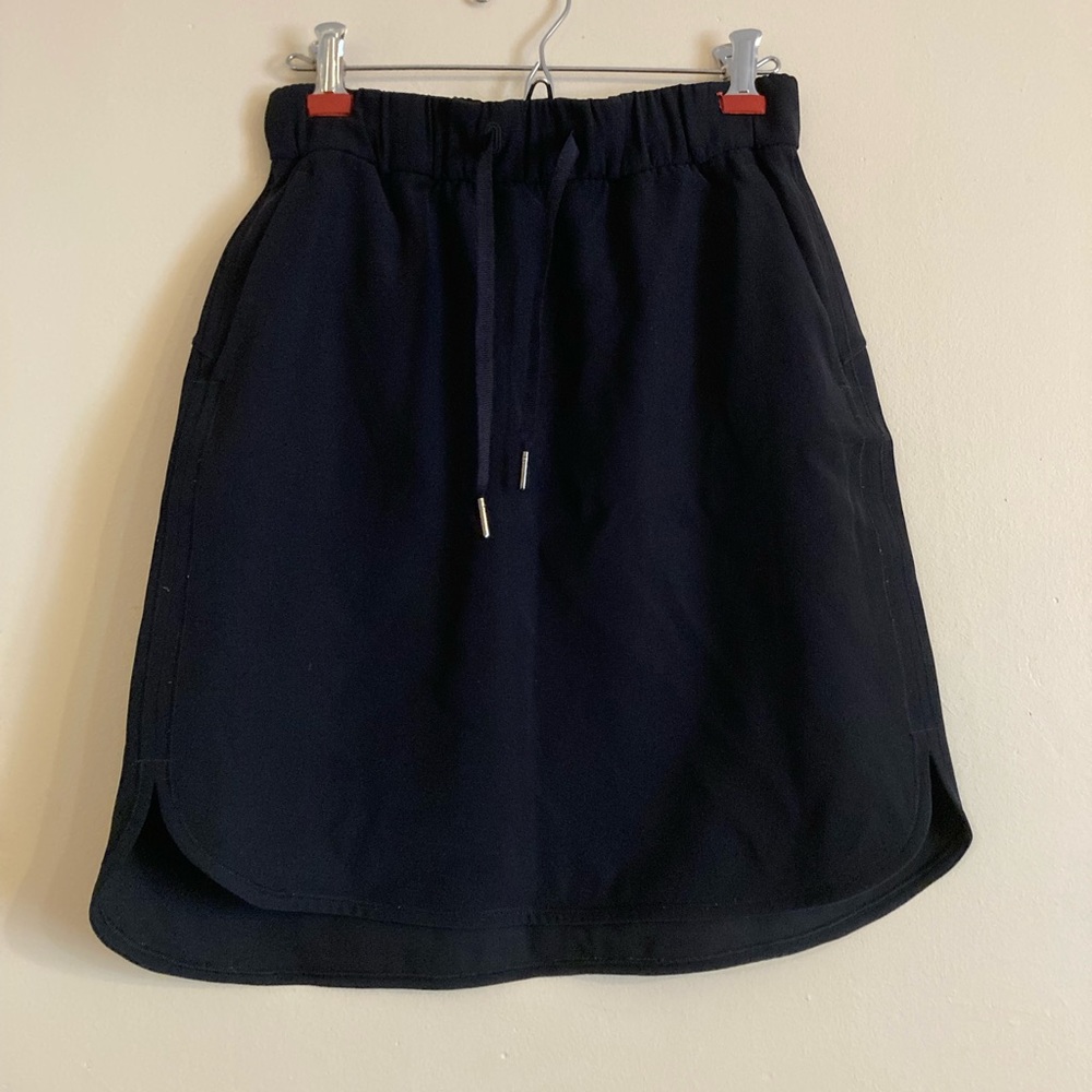 Lululemon Athletica On the Fly skirt